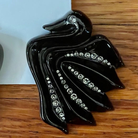 NWT TORY BURCH SWAN RESIN SWAROVSKI CRYSTAL EARRINGS - Picture 2 of 6